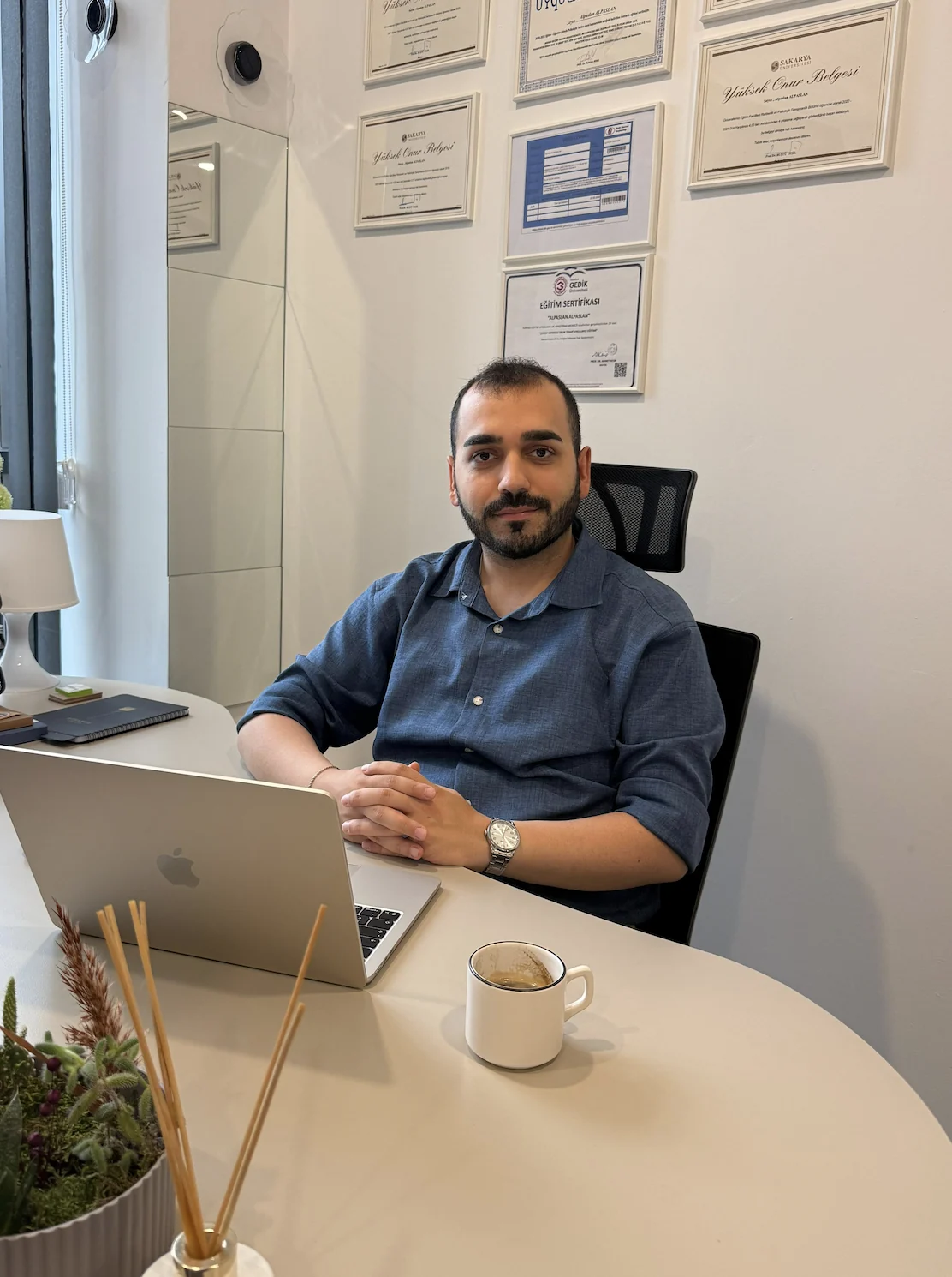 Uzman Psikolojik Danışman Alpaslan Alpaslan portresi